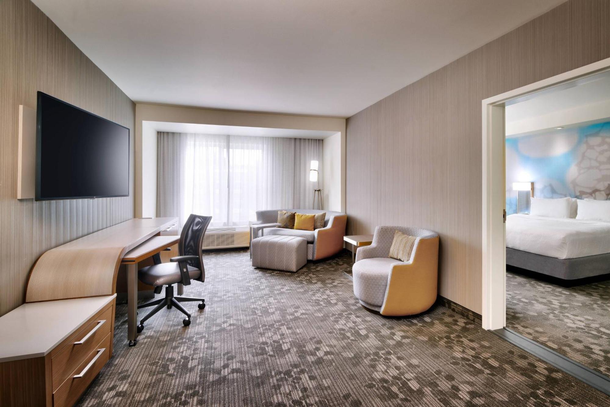 Courtyard By Marriott Atlanta Duluth Downtown Hotel Buitenkant foto