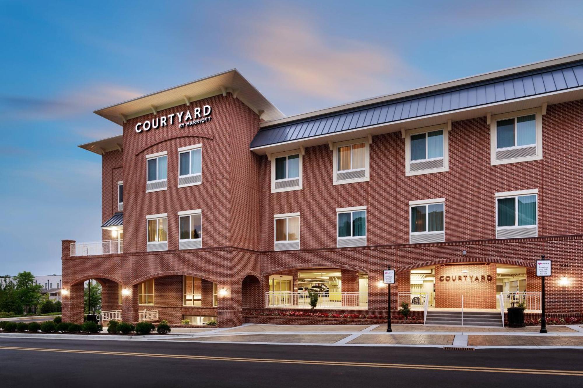 Courtyard By Marriott Atlanta Duluth Downtown Hotel Buitenkant foto